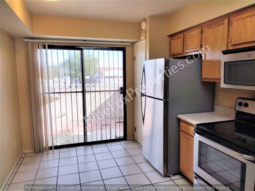 Centrally Located 2 bedroom, 2 bathroom property image