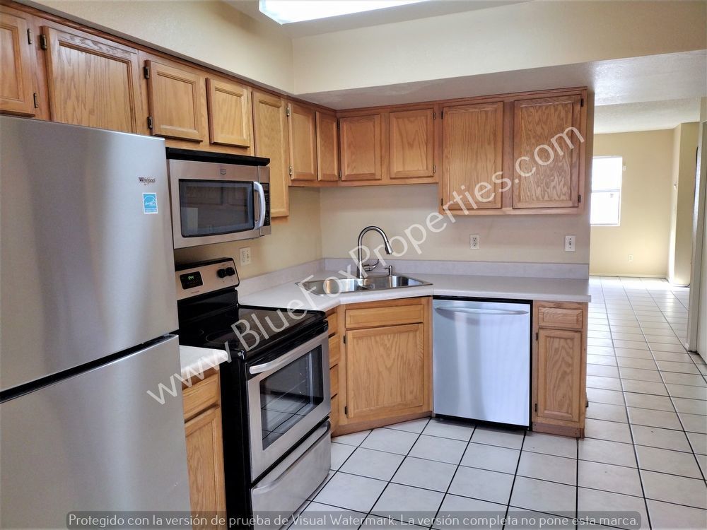 Centrally Located 2 bedroom, 2 bathroom property image