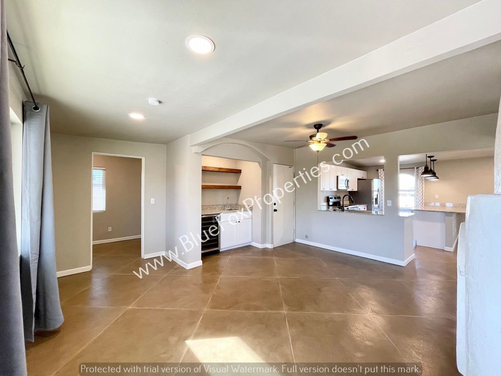 9512 E 29th St property image