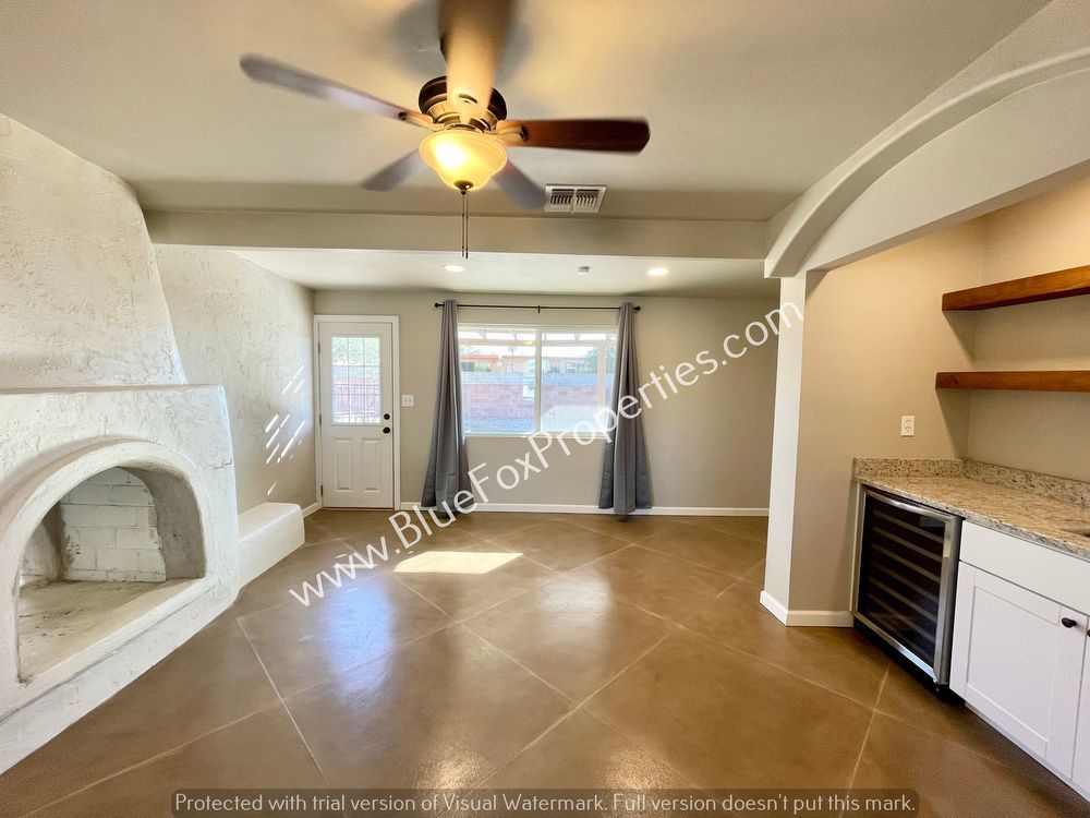 9512 E 29th St property image