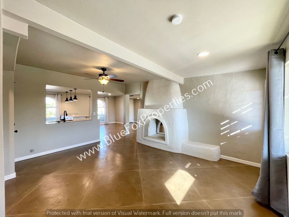 9512 E 29th St property image