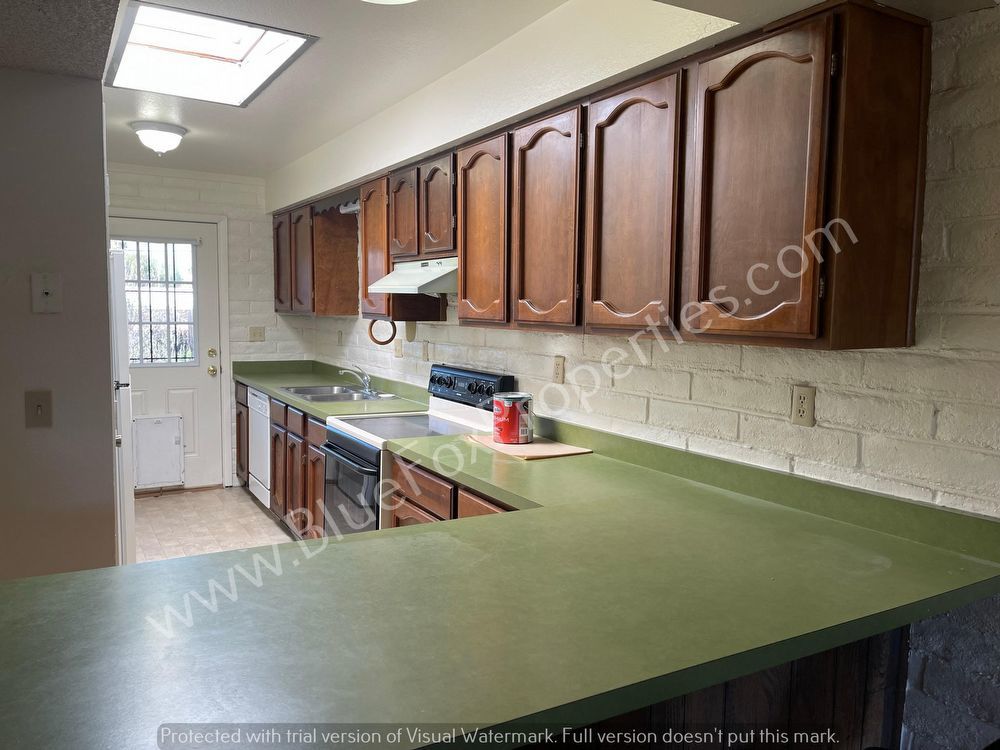 817 N Camino Seco property image
