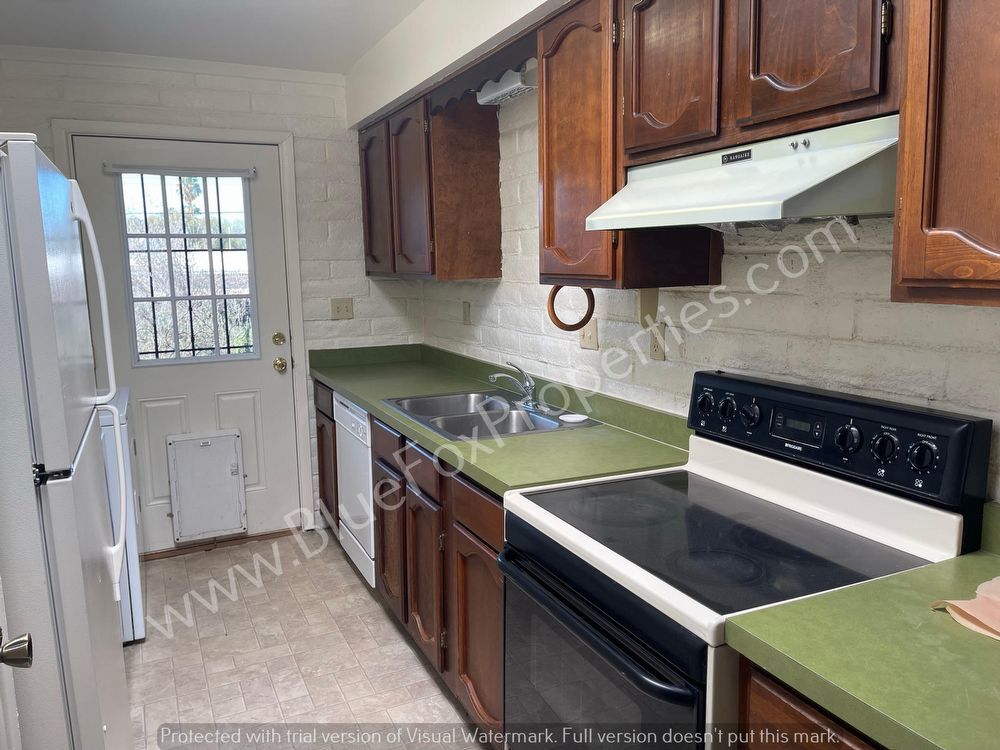 817 N Camino Seco property image