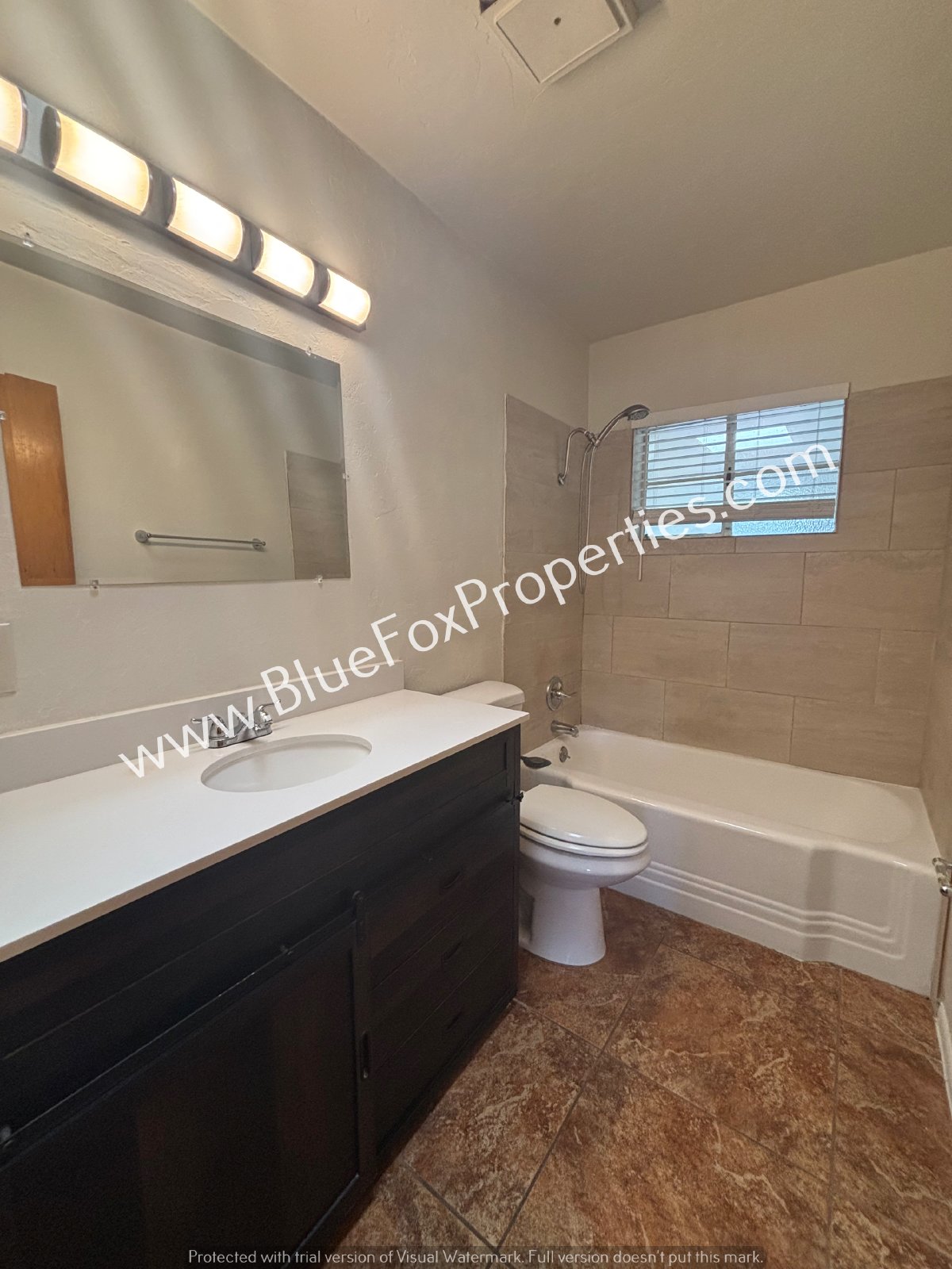 4438 E Elmwood St property image