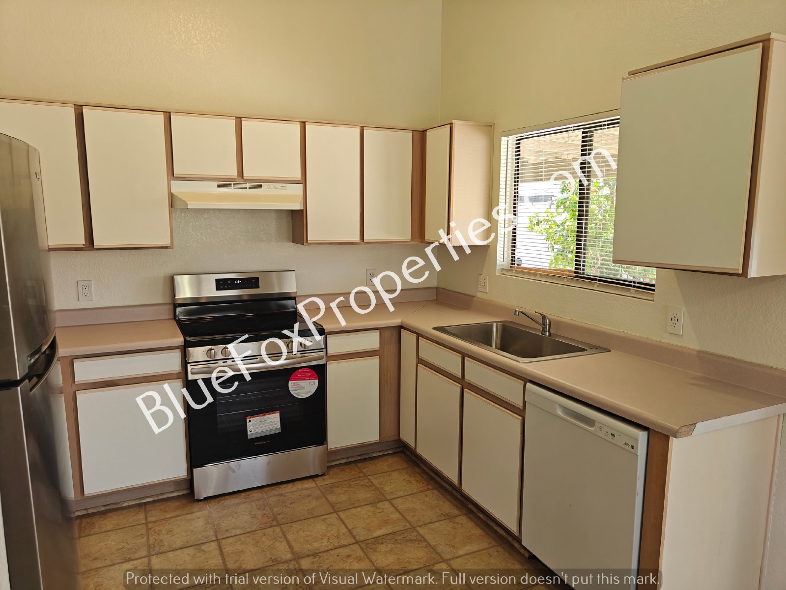 1643 W Denning Court property image