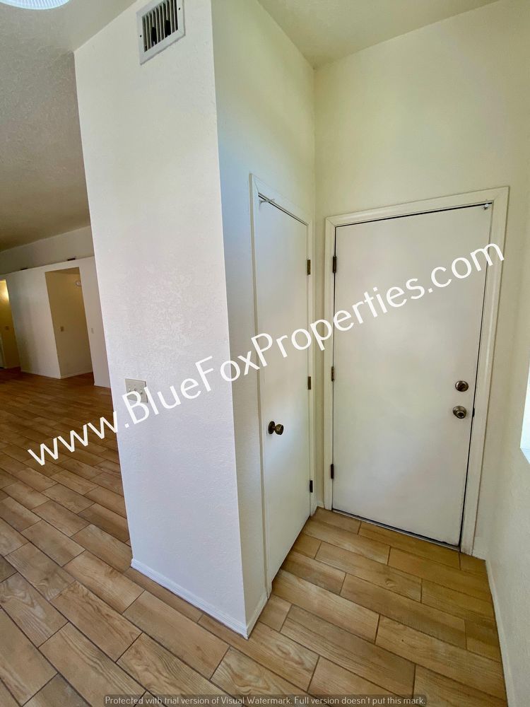 4692 W Knollside St property image