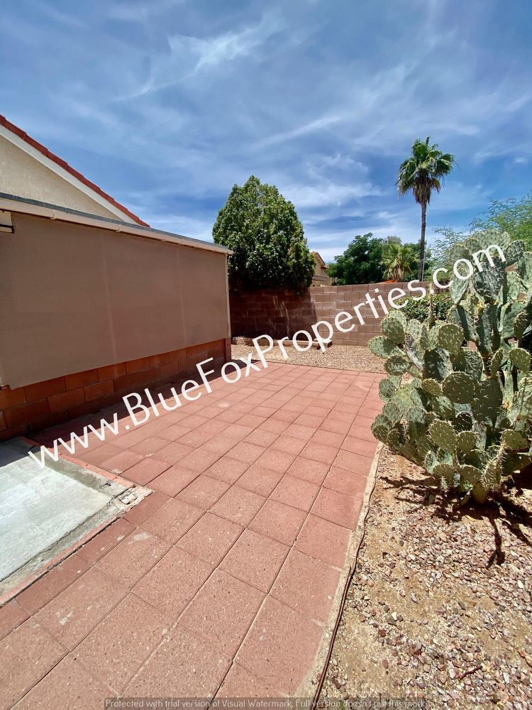 4692 W Knollside St property image