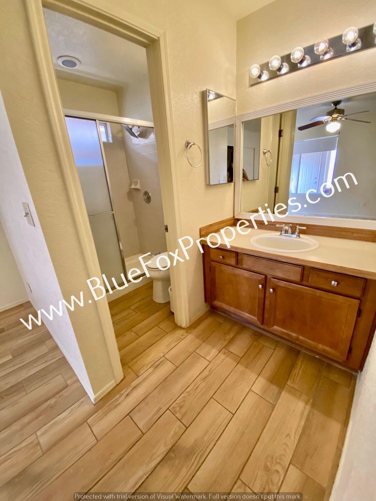 4692 W Knollside St property image