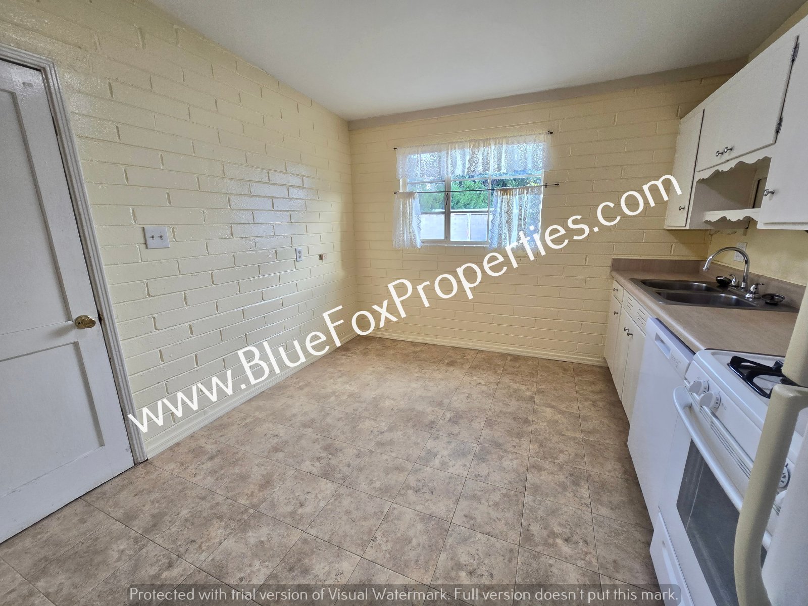 3240 E Halcyon Pl property image