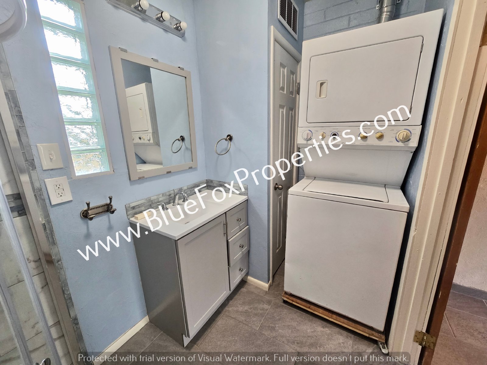 3240 E Halcyon Pl property image