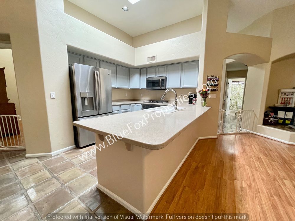 5449 N. Crescent Ridge Drive property image