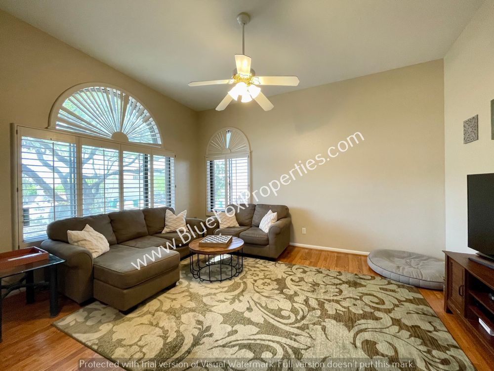 5449 N. Crescent Ridge Drive property image