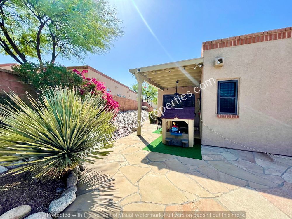 5449 N. Crescent Ridge Drive property image