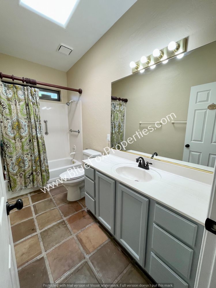 5449 N. Crescent Ridge Drive property image